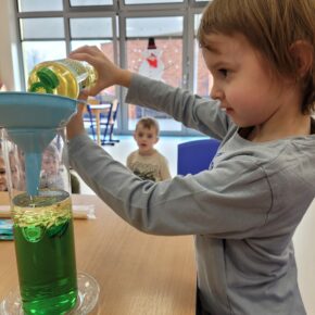 „Laboratorium Małego Chemika „