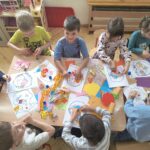 IMG 20250507 093730166 150x150 - Zajęcia plastyczne – Portret bohaterów książki w stylu kubizmu Picassa