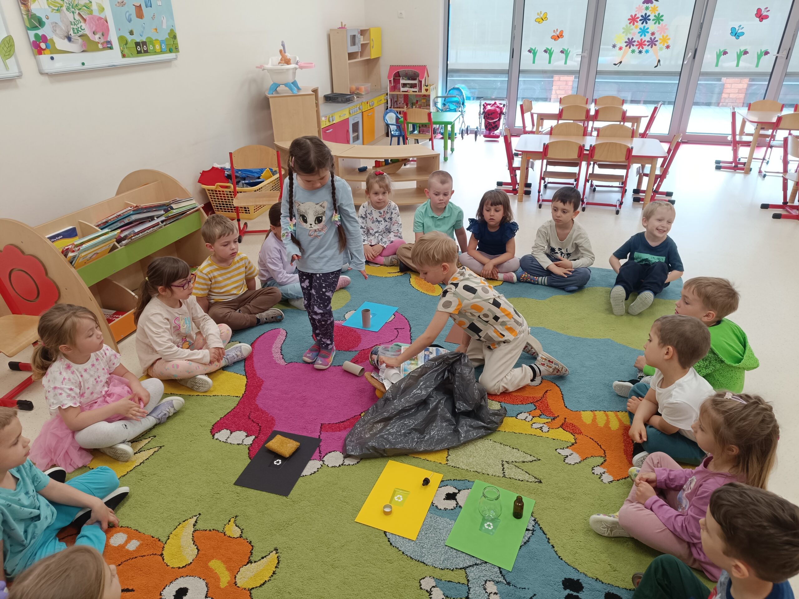 Uczymy się prawidłowo segregować śmieci