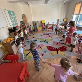 Pierwszy tydzień w przedszkolu  w grupie Słoneczka