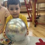 0z293vSa 150x150 - Zabawy ruchowe i tańce z balonami w Słoneczkach