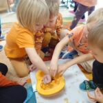 50 150x150 - Pszcz&oacute;łki świętują Dzień Dyni