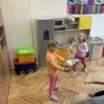 HqZopg 0 150x150 - Zabawy ruchowe i tańce z balonami w Słoneczkach