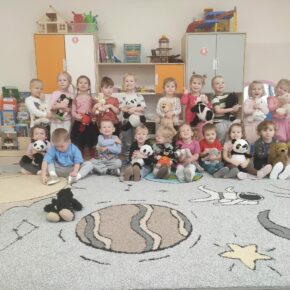 Kotki świętowały Dzień Pluszowego Misia