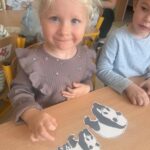 IMG 3372 150x150 - Gruszki poznają pojęcia: mały &ndash; większy &ndash; największy! 🐻