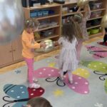 QxF0eWvB 150x150 - Zabawy ruchowe i tańce z balonami w Słoneczkach