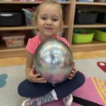 YUXsFKZo 150x150 - Zabawy ruchowe i tańce z balonami w Słoneczkach