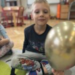 cNBT32J6 150x150 - Zabawy ruchowe i tańce z balonami w Słoneczkach