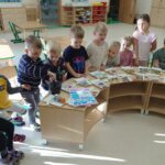 Pszczółki realizują 2 zadanie - ,,Gramy zmysłami"- Węch 167 150x150 - Pszczółki realizują 2 zadanie - ,,Gramy zmysłami"- Węch