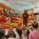 1766442602568 150x150 - Teatrzyk "O śwince co o powietrze nie dbała "