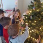 1766442755716 150x150 - Kalendarz adwentowy i ubieranie choinki w gr. Biedronki