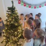 1766442755852 150x150 - Kalendarz adwentowy i ubieranie choinki w gr. Biedronki