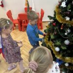 Ubieranie choinki - Słoneczka H4qxGn3a 150x150 - Ubieranie choinki - Słoneczka