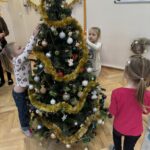 Ubieranie choinki - Słoneczka YPcUpcHL 150x150 - Ubieranie choinki - Słoneczka