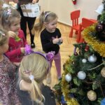 Ubieranie choinki - Słoneczka d 527KCU 150x150 - Ubieranie choinki - Słoneczka