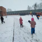 IMG 20260217 112711 150x150 - Zabawy na śniegu